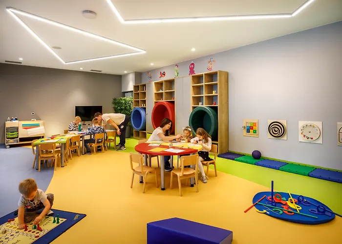 瓦拉马尔帕多瓦酒店 4* Banjol